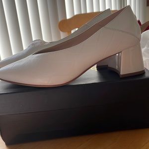 White casual shoes Made in China